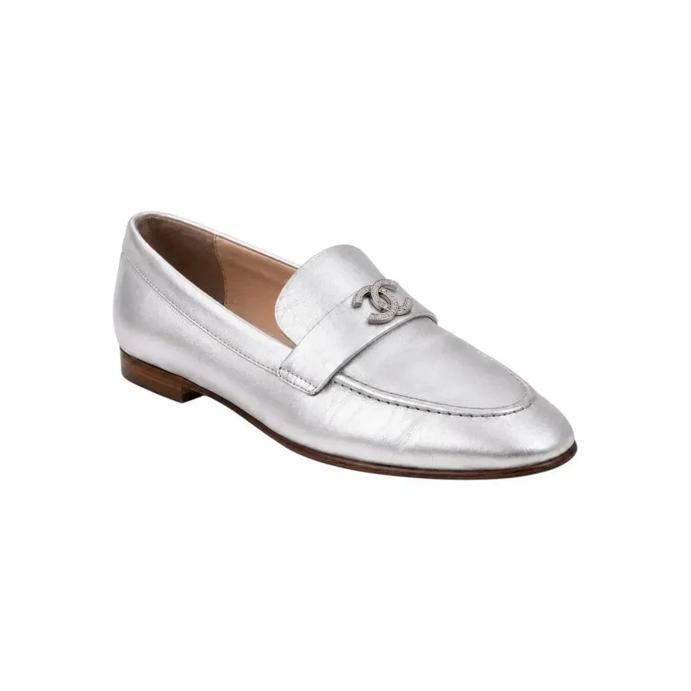 Chanel Interlocking CC Logo Metallic Leather Loafer Silver Size 38C